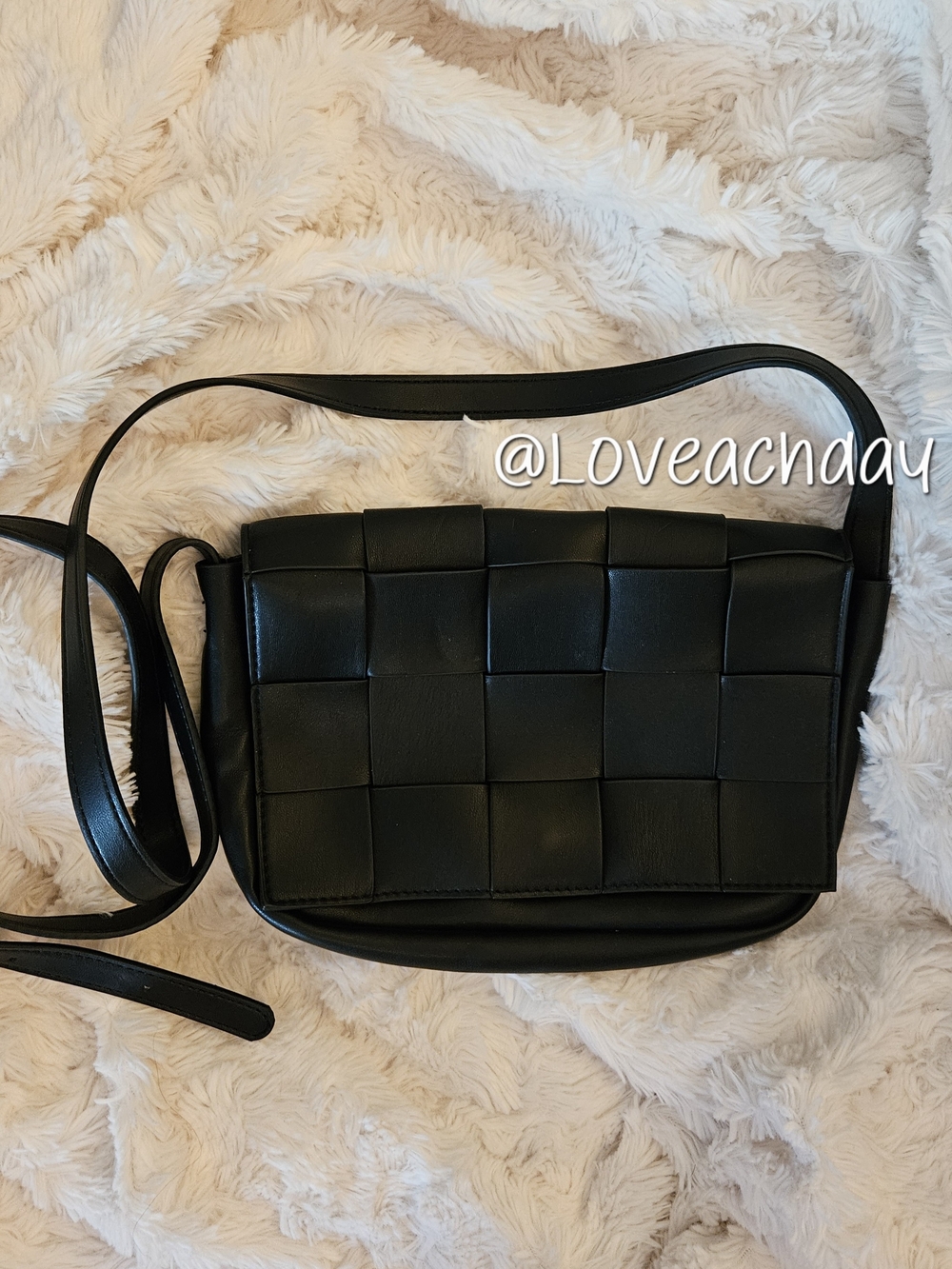 Worthington✨️Woven Crossbody Crossbody Bag - Black